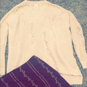 Cute pullover. Pairs with a cute skirt or jeans.